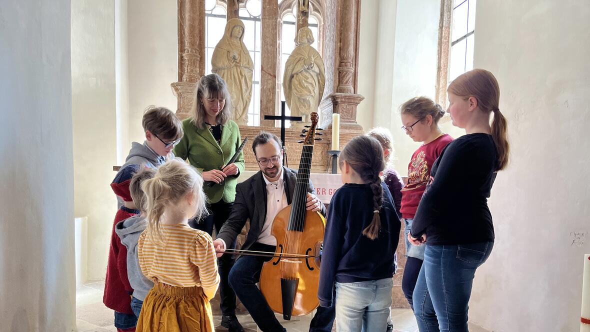 schlosskapelle_kinderfuehrung_lay_gruppenbild_querformat-c-katharina_krautmann-2