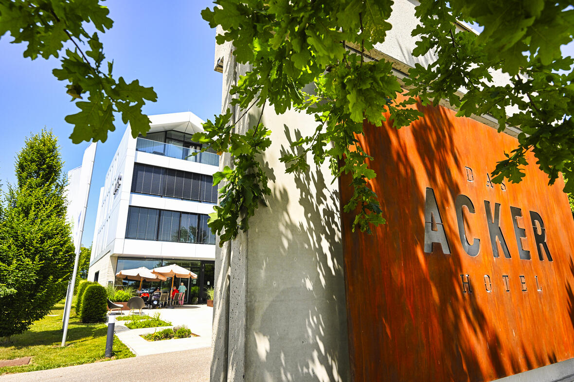 1-hotel_aussenanlage-c-jerry-andre-photography